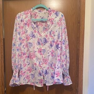 Chic Floral Button-Up Blouse